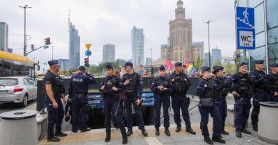Sobotnie zgromadzenia przebiegły bezpiecznie - 7 zatrzymanych i 117 wykroczeń